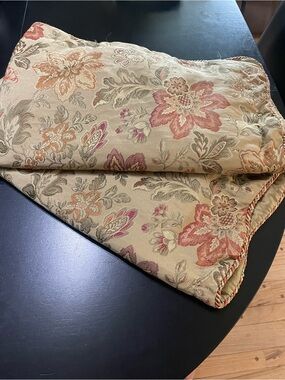 Stratford European Pillow Sham large Jacobean floral pattern king sz brocaide